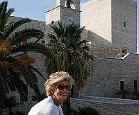 DSC 9005 Myriam at the Castello Svevo in Trani.